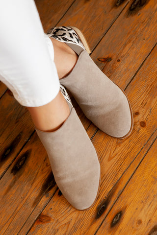 Aria Grey Leopard Print