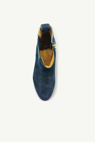 Becky Navy + Navy Pony