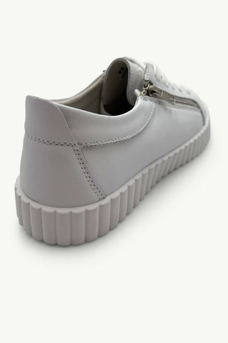 Valentina with Zip White