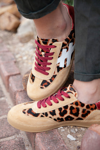 Lumi Leopard, White + Red