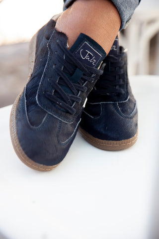 Shiloh Navy + White