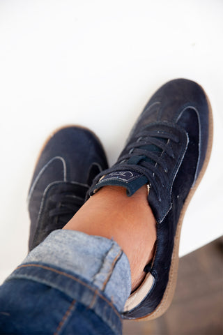 Shiloh Navy + White