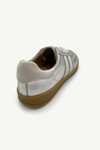 Shiloh Silver + White