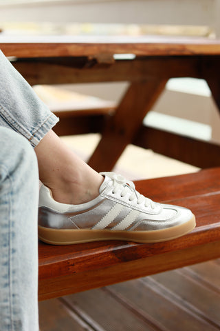 Shiloh Silver + White