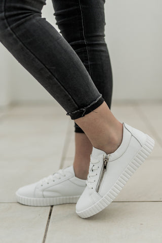 Valentina with Zip White