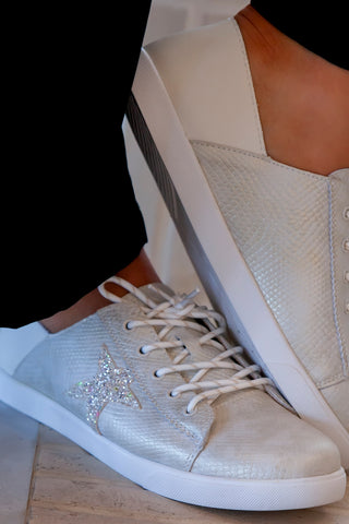 Vicki™ Beige Snake + White