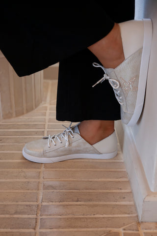 Vicki™ Beige Snake + White