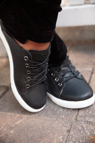 Vicki™ Black + Black Snake