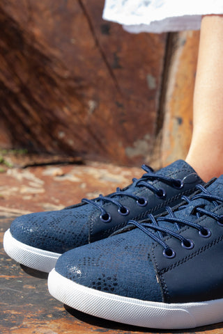 Vicki™ Navy + Navy Snake