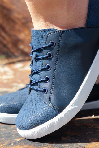 Vicki™ Navy + Navy Snake