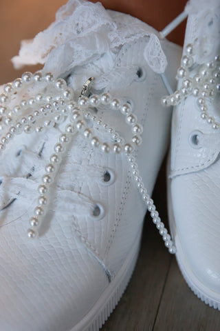 Vicki™ White Snake