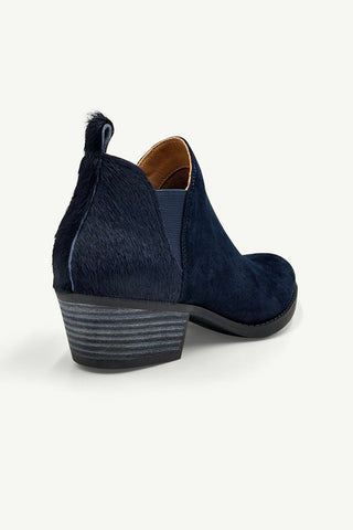 Yara Navy Suede